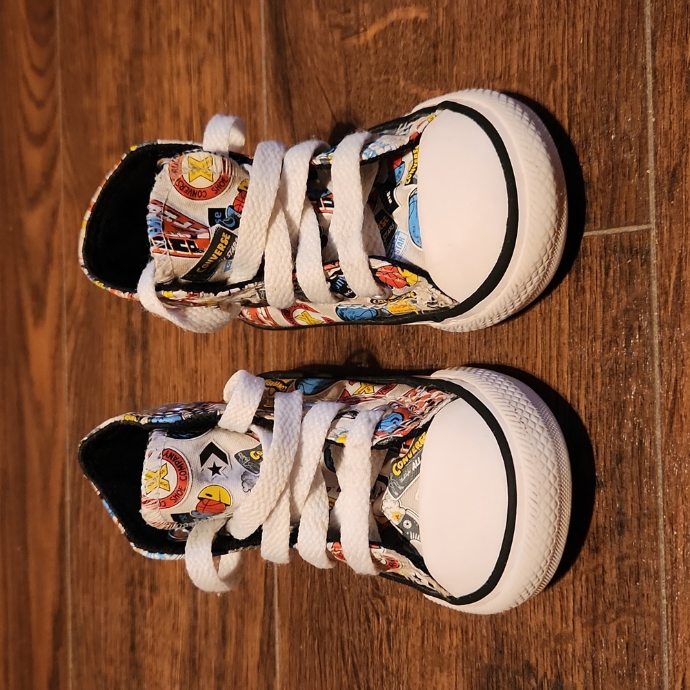 Kids Converse - Picture 2 of 9